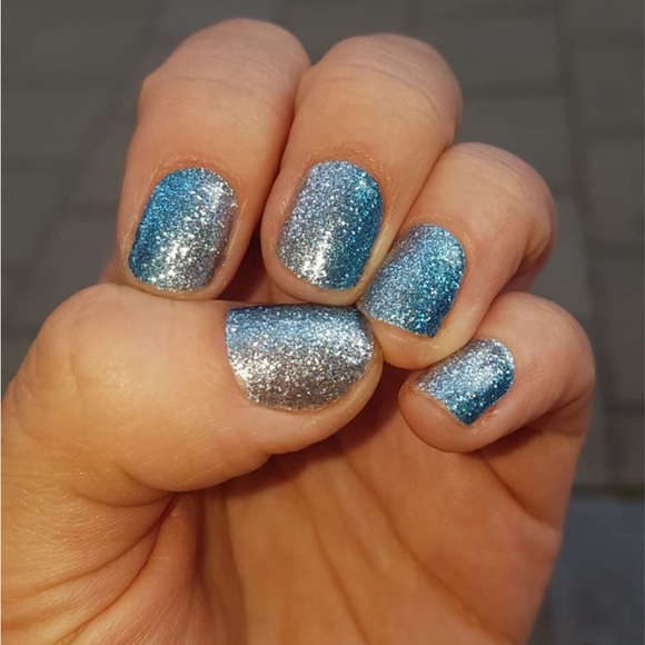 *Retired* Color Street: French Riviera | Blue Silver Gradient Glitter Sparkle - Picture 6 of 14